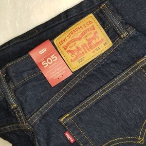 Mens Levi's Jean's. 34 waist 30 length. Dark blue